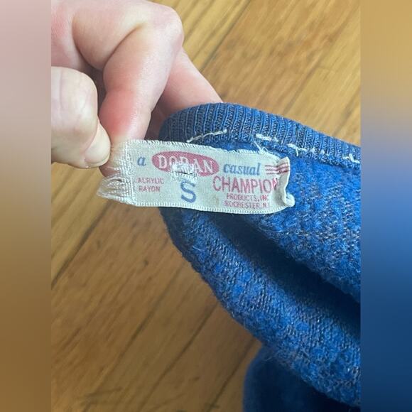 50s Vintage Navy Blue Notre Dame Rayon Knit Sweater - Picture 6 of 9